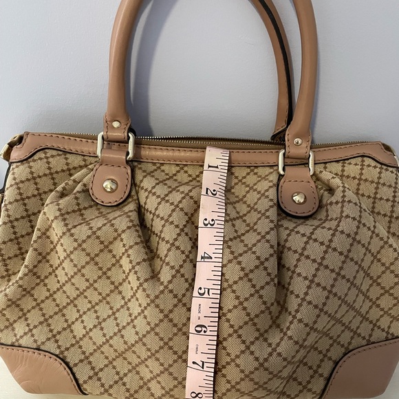 🩷💯 Authentic Gorgeous GUCCI Suki Diamante Handbag🩷 - Picture 9 of 16